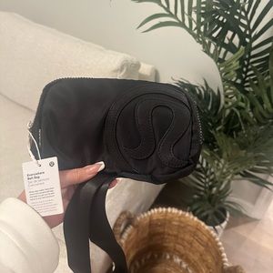 Lululemon Black Everywhere Belt Bag NWT🔥🔥🔥